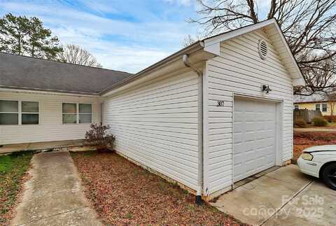 307 W Mcneely Avenue, Mooresville, NC 28115