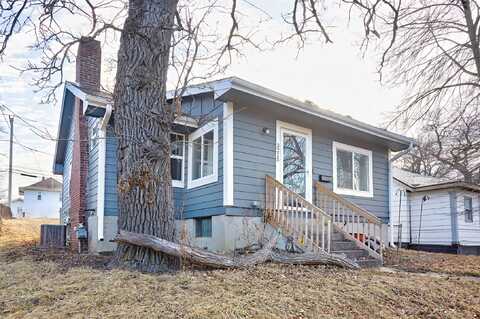 3215 6th Avenue, Des Moines, IA 50313