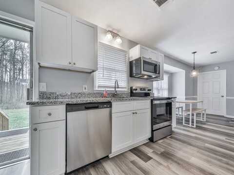 525 Henson Circle, Carrollton, GA 30117
