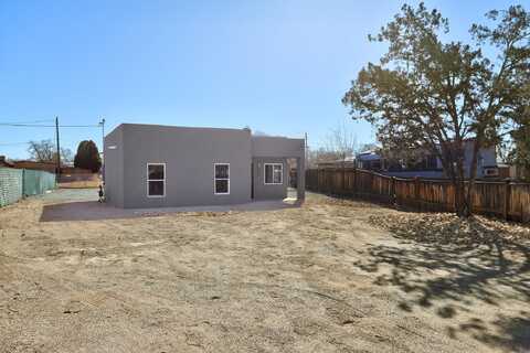 820 LA LUZ Drive NW, Albuquerque, NM 87107