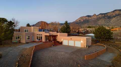 11211 OAKLAND Avenue NE, Albuquerque, NM 87122
