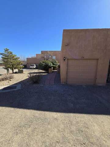 1716 VIOLETAS Road NW, Albuquerque, NM 87104