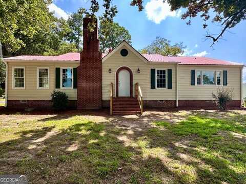 131 W Howell, Hartwell, GA 30643