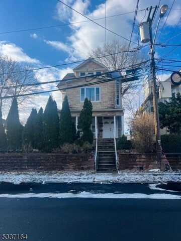 14 Noll Pl, Newark, NJ 07106