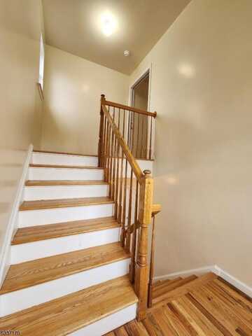 22 Saint James Pl 1st Floor, Newark, NJ 07112