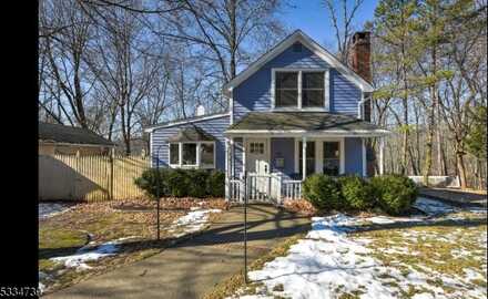 33 Canterbury Rd, Ringwood, NJ 07456