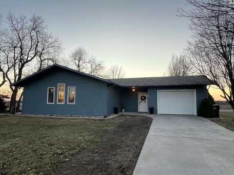 409 N Lynn St, Galva, KS 67443