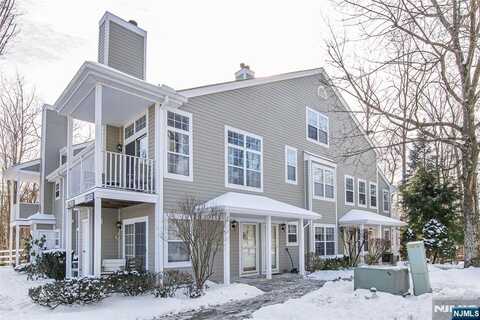 1063 Cambridge Court, Mahwah, NJ 07430