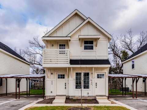 2002 W 2nd ST, Taylor, TX 76574