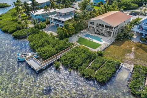 241 W Indies Drive, Ramrod Key, FL 33042