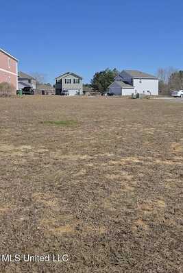 2124 SE Magazine Street, Ocean Springs, MS 39564