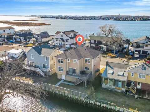 829 S Long Beach Avenue, Freeport, NY 11520