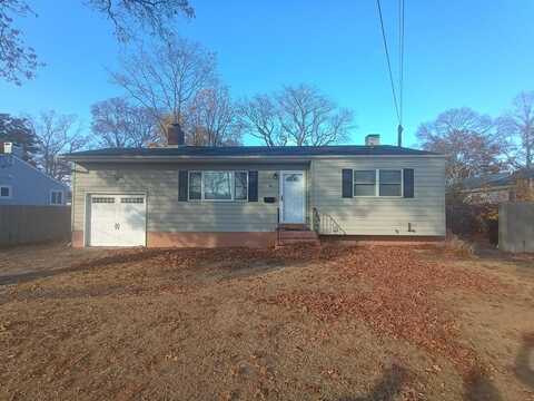 49 45 Street, Islip, NY 11751