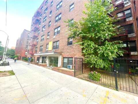 143-40 Roosevelt Avenue, Flushing, NY 11354