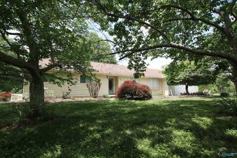 829 10th Street NW, Arab, AL 35016