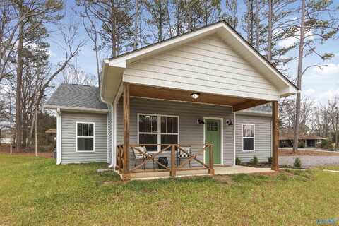 303 4th Avenue NE, Arab, AL 35016