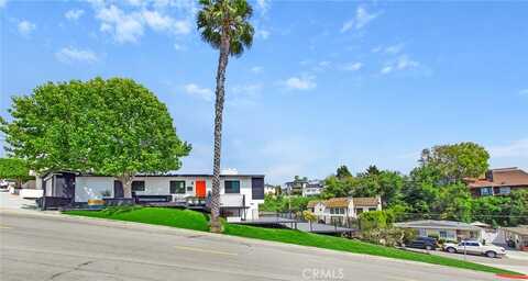 300 Holmwood Drive, Newport Beach, CA 92663