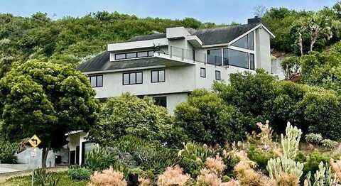 901 Summit Drive, Laguna Beach, CA 92651