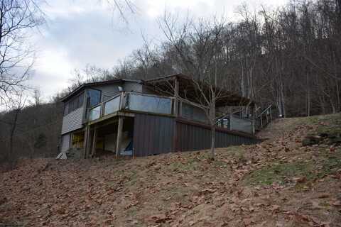 991 Winchester Road, Elizabeth, WV 26143