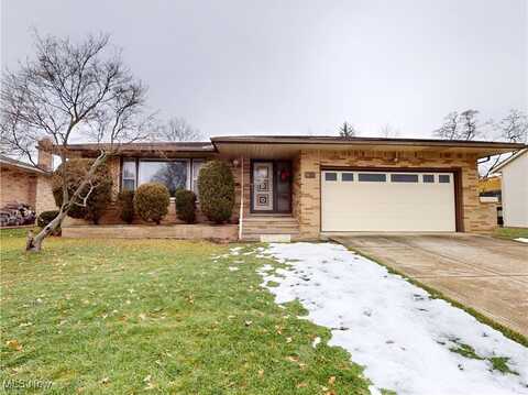 8111 Fenway Drive, Parma, OH 44129