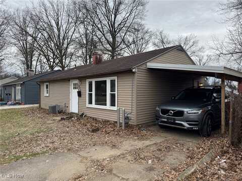 336 E Oregon Avenue, Sebring, OH 44672