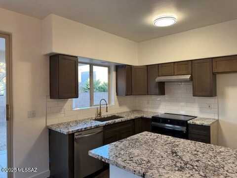 7337 East Calle Hospedero, Tucson, AZ 85715