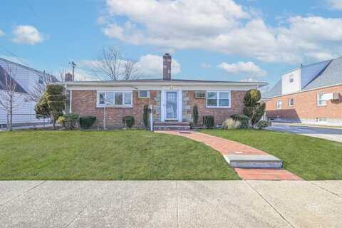 515 South 12th Street, North Hempstead, NY 11040