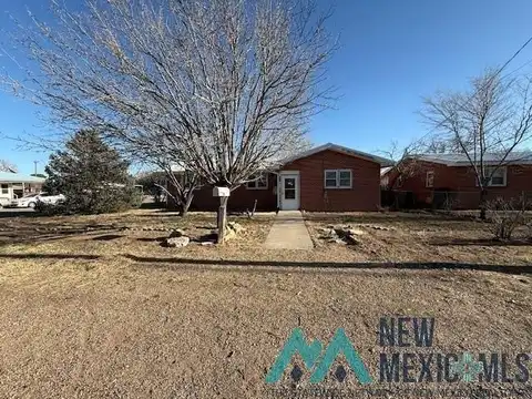 320 E 9th Street, Portales, NM 88130