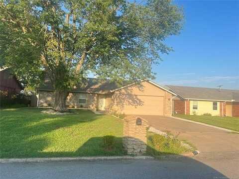 224 N Spruce Avenue, Bartlesville, OK 74006