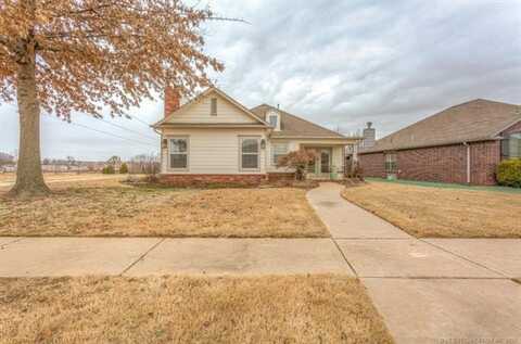 11806 S Locust Avenue, Jenks, OK 74037