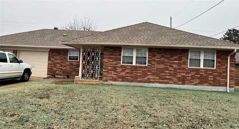 2408 Ridgewood Drive, Moore, OK 73160