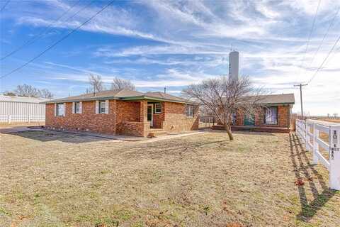 102 E Walk Avenue, Canute, OK 73626