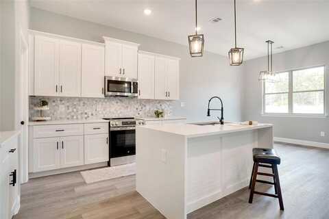 5813 Stonegate Circle, Granbury, TX 76048