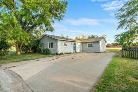 2413 Galloway Dr, Manhattan, KS 66502