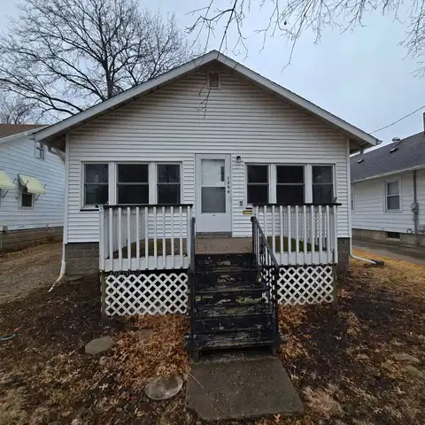 1569 N Seminary St, Galesburg, IL 61401