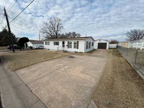 616 E 4th St, Smith Center, KS 66967