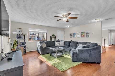 5260 Iowa Avenue, Norfolk, VA 23513