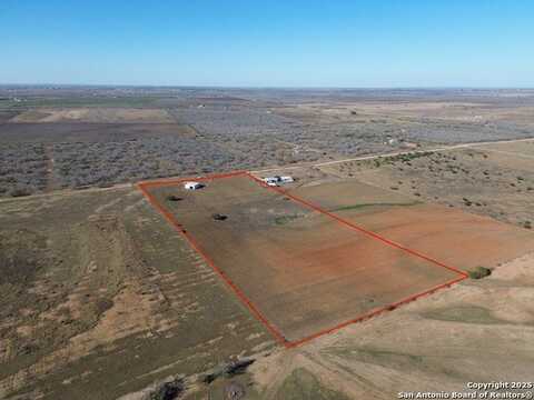 737 JOY LN, Floresville, TX 78114