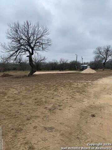 226 COUNTY ROAD 572, Castroville, TX 78009