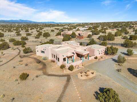 8 Camino de Rey Circle, Santa Fe, NM 87507