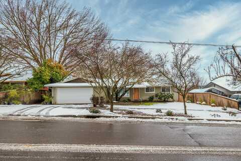 1479 NE A Street, Grants Pass, OR 97526