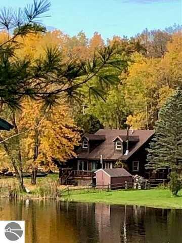 7176 Windoga Lake Drive, Weidman, MI 48893