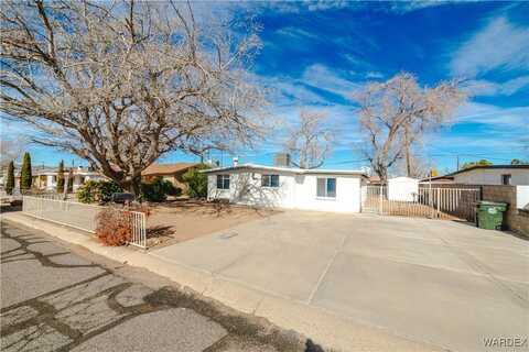 2241 Davis Avenue, Kingman, AZ 86401