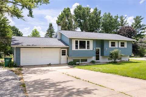 339 Lake View Drive NE, Solon, IA 52333