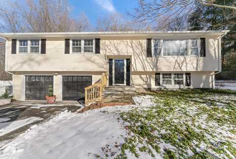 8 Fox Run Lane South, Newtown, CT 06470