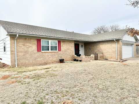 621 37th St, Wooward, OK 73801