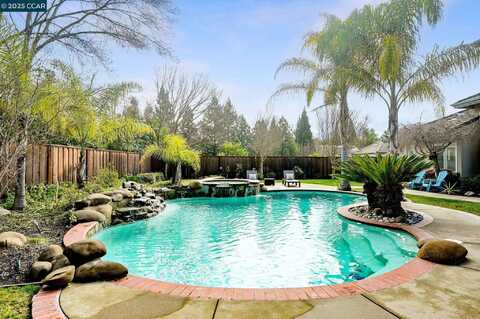 320 Tuscany Ct, Danville, CA 94506