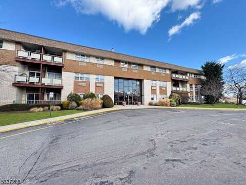 1111 River Rd, Edgewater, NJ 07020