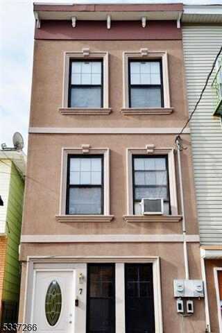 7 Wallis Avenue, Jersey City, NJ 07306