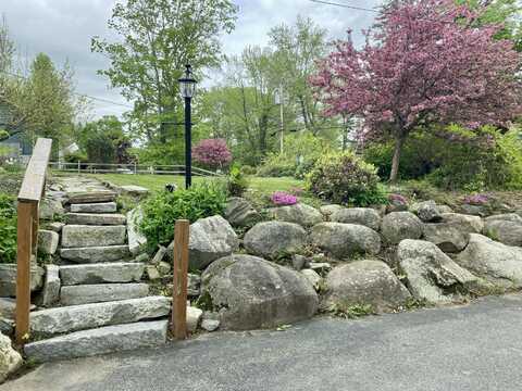 1097 Main Street, Readfield, ME 04355